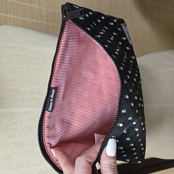 Herschel Supply Pinapple Pouch - Picture 5 of 9